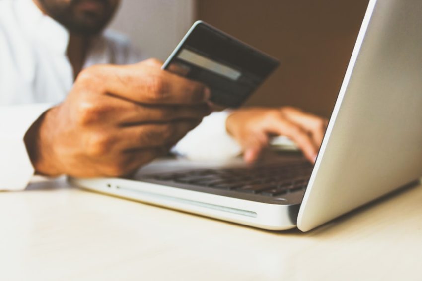 Tips Memilih Layanan Pinjaman Online Terpercaya dan Terdaftar di OJK